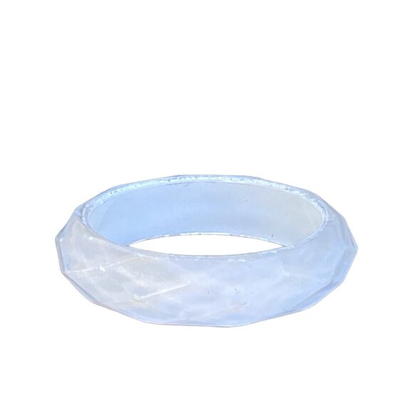 Vintage Chunky Honeycomb Faceted White Lucite Bangle Bracelet Optic Effect - Picture 3 of 6